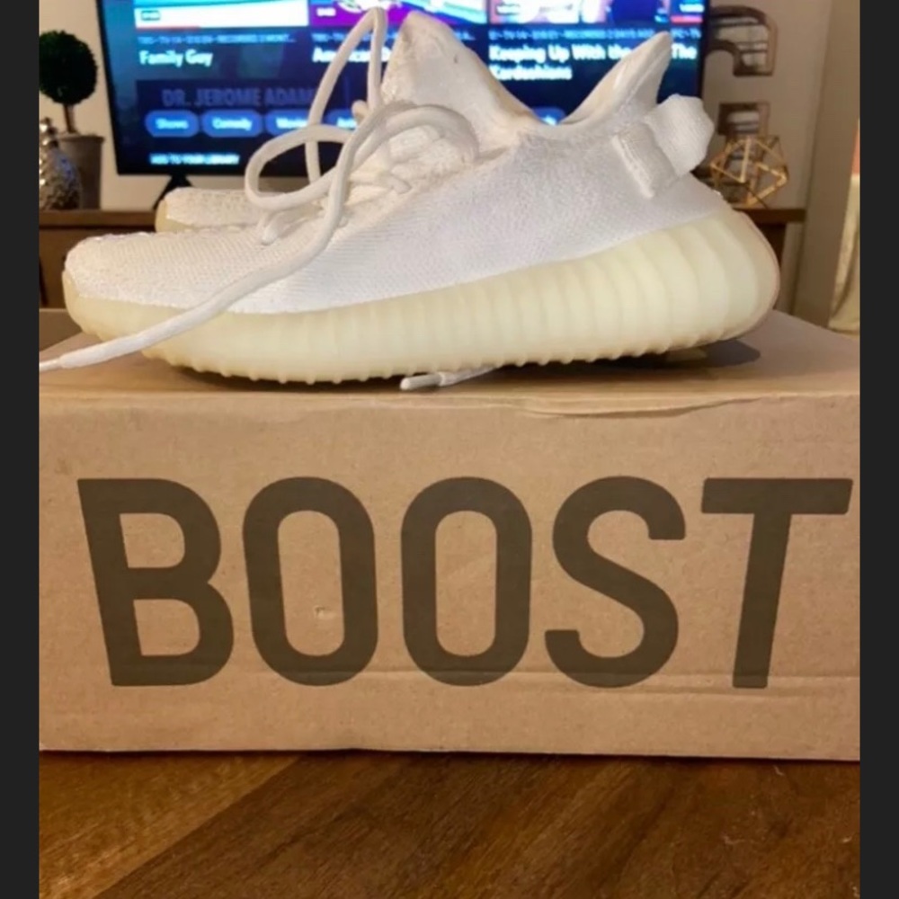 YOUTH YEEZY 350 BOOST CREAM/TRIPLE WHITE size 5
